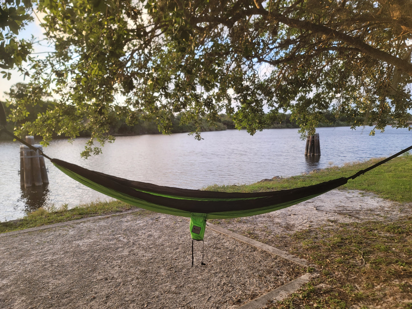 BAREOUTDOORS - Double Hammock (Green/Black)