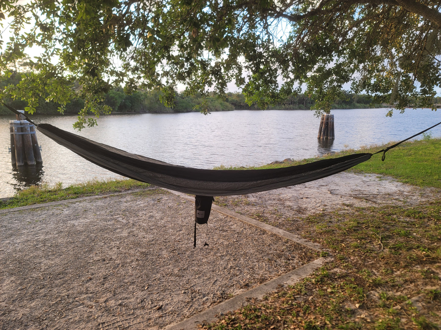 BAREOUTDOORS - Double Hammock (Black/Grey)